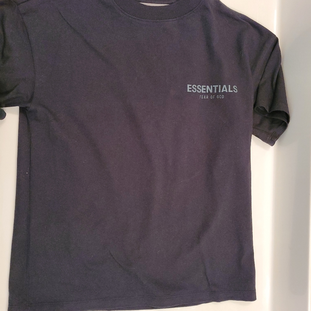 Authentic ESSENTIALS FEAR of God Size 10 Black shirt